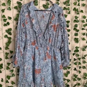 **WORN ONCE** Hayden LA Floral Romper Size L